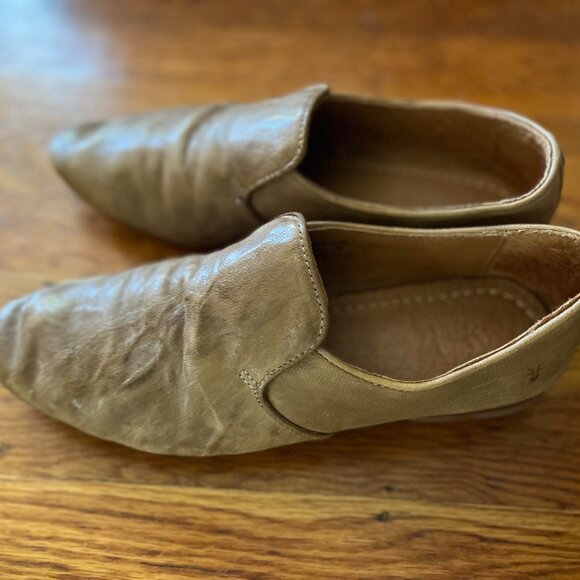 Frye flats size 8 - Picture 2 of 2